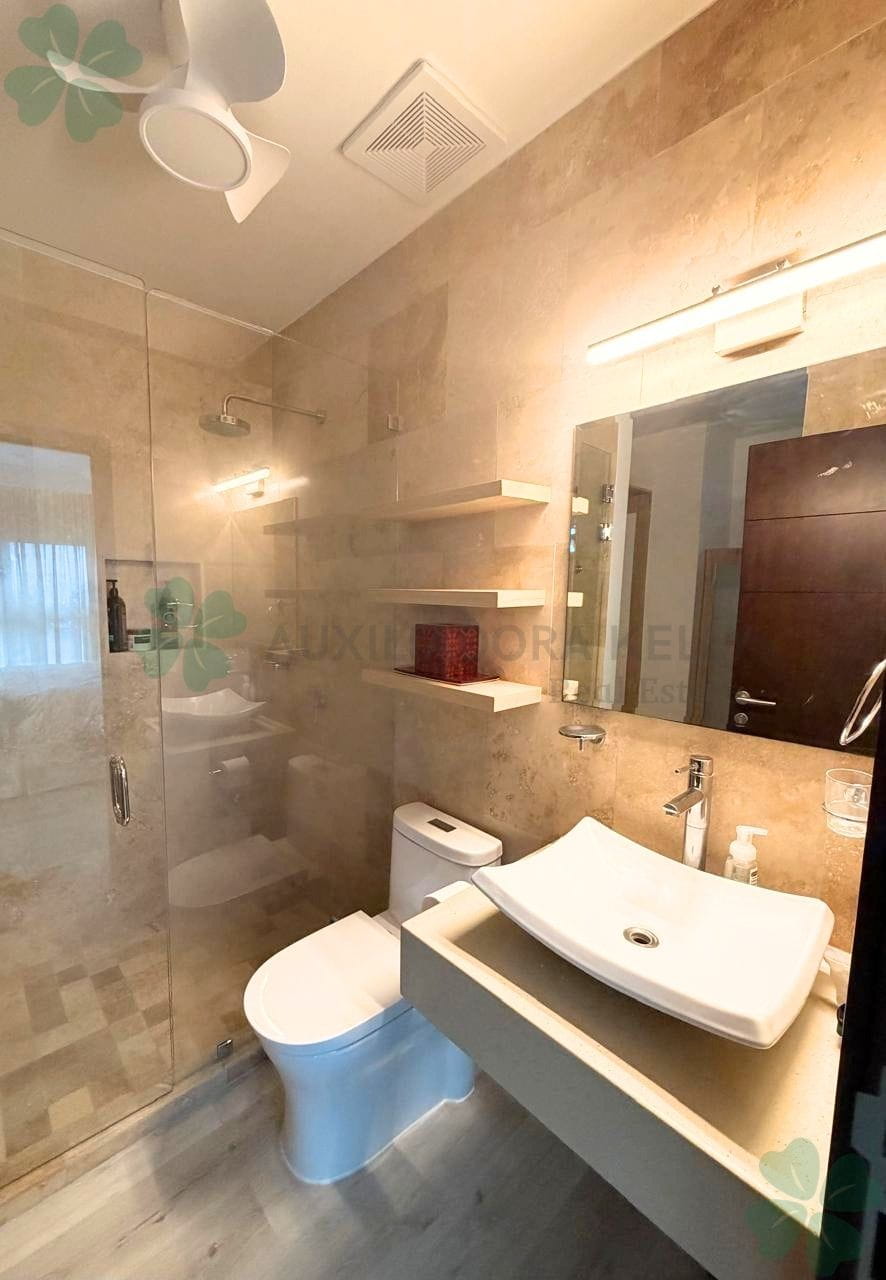 Apartamento amueblado con vista al lago