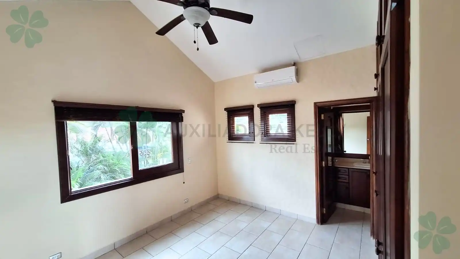 Linda casa en la Estancia de Santo Domingo